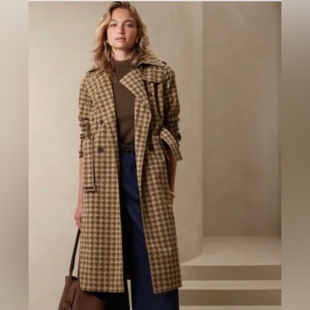 Banana Republic Logo  Timeless Trench Coat size L